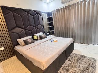 Mountain view 4 BHK near IT park - 2
