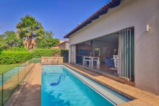 Beautiful 4-br house on 51 Pecanwood - 0