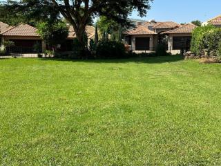 Beautiful 4-br house on 51 Pecanwood - 3