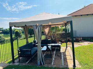 Beautiful 4-br house on 51 Pecanwood - 1