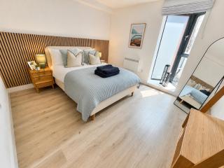 Beach Mews - Sands - Walk to Town and Beach - Two Bedroom Apartment - Sleeps 5 - 8