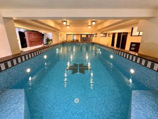 The Four Stories - Luxury near the Lake - 2