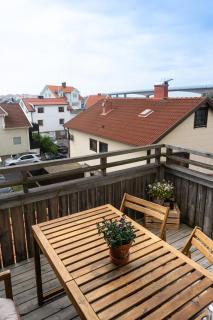Sunny Central Kungshamn Apartment with 3 Balconies - 6