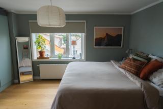 Sunny Central Kungshamn Apartment with 3 Balconies - 7