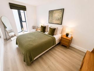Beach Mews - Haven - Walk to Town and Beach - Two Bedroom Apartment - Sleeps 5 - 9