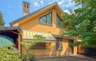 Splendido Appartamento A Merone Con Piscina - 1