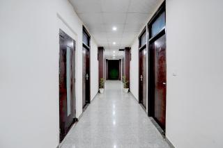 FabHotel Luxora - 7