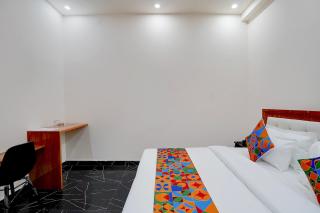 FabHotel Luxora - 4