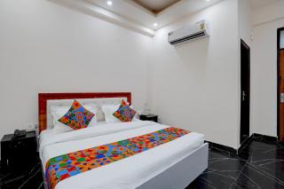FabHotel Luxora - 3