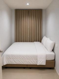 4BR House, Near Airport & Mega Bangna, Pool &Gym - 8