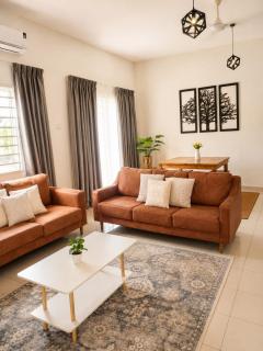 KLIA Transit ARA Homestay Sepang, 4Br 8pax cozy Semi D Self Check In - 0