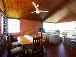 8 Hewitt @ Tiffany's - Sheffield Beach - 2