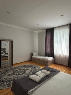 Art Bogsaroy Hotel - 2