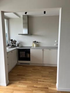Modern Apartment with balcony - Walk to ONS - 4