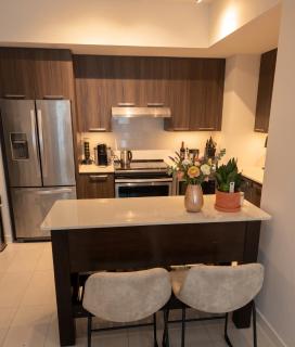 Luxury 1BR Oasis in Heart of Brickell - Gym & Parking Available - 2