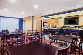 Econo Lodge - Jesup - 4