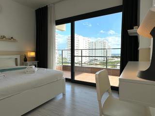 Caesar Resort & Spa Collection Pools & Long Beach Family Bedroom - 1