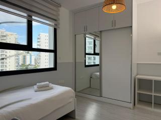 Caesar Resort & Spa Collection Pools & Long Beach Family Bedroom - 2