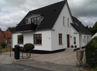 Lovely Apartment Directly Opposite The Harbor - 0