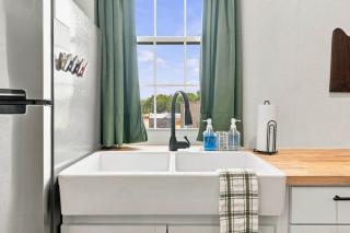 Charming Historic Retreat in Walkable Chapman - 3