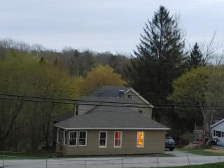The Maine Getaway located near town beach and downtown - 7