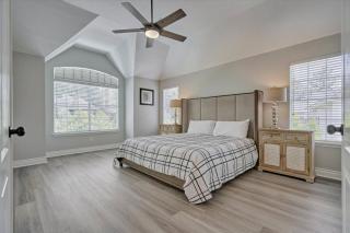 Woodlands Contemporary 4BR3Bath with heated Pool and Spa - 6