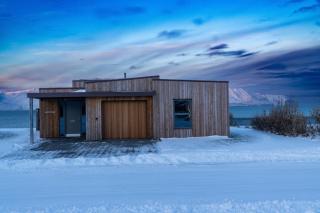 Design House Laugaland on Eyjafjörður with Sea View - by Nollur - 8