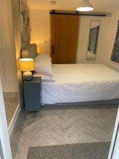 The Nook, West End - 5