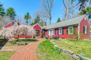 4 Mi to Noannet Pond: Pet-Friendly Home w/ Yard - 0