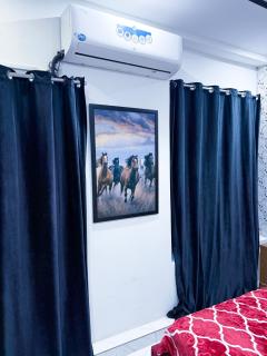 Luxora Suites Luxury Apartment - 4