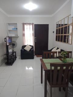 Corner Bungalow House with Parking 4-10 Pax - 9
