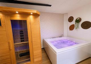 Loft Spa & Jacuzzi - 0
