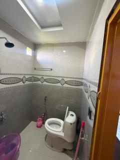 Murree Family Apartment With Mountain Views - 8