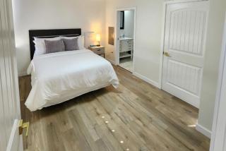 Luxury High-Rise with Panoramic City Views - 8