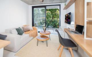 Urban Apt with Balcony Pool Cinema and BBQ Area - 9