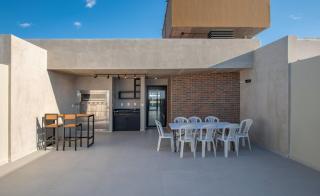 Corporate Apt Near Shops Gym Pool and CoWorking - 1