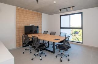 Workspace Retreat Near Malls with Pool Access - 8