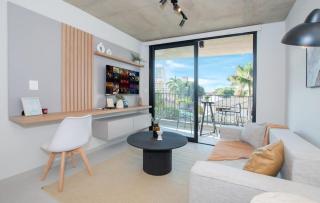 Workspace Retreat Near Malls with Pool Access - 4