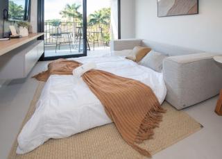 Workspace Retreat Near Malls with Pool Access - 5