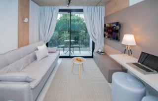 Urban Oasis Near Malls with Pool Gym and BBQ - 8