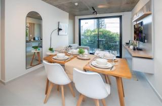 City Retreat in Best Area Pool Gym and Balcony - 9