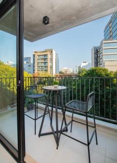 City Retreat in Best Area Pool Gym and Balcony - 7