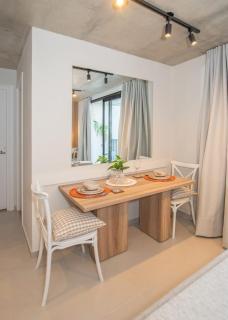 Business Gem Near Malls with Pool Gym & Fast WiFi - 8