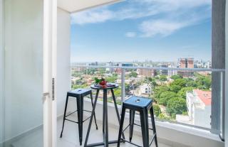 Lovely Apartment with City Views Balcony Gym&Pool - 7