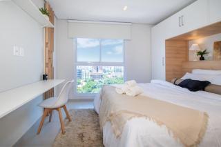 Lovely Apartment with City Views Balcony Gym&Pool - 3