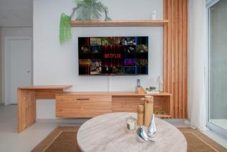 Business Apt with City Views in a Great Location - 1