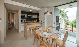 Luxury Apartment City Elegance with Pool & Gym - 8
