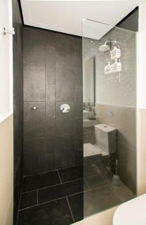 Lumiere del Sol Studio Near Shopping and Dining - 3