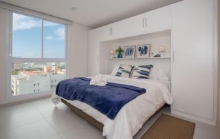 Spacious Stay with Balcony Workspace Pool&Gym - 9