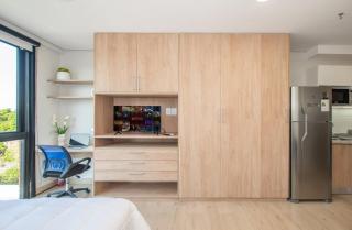 Modern Studio Near Malls with Gym and Rooftop Pool - 9